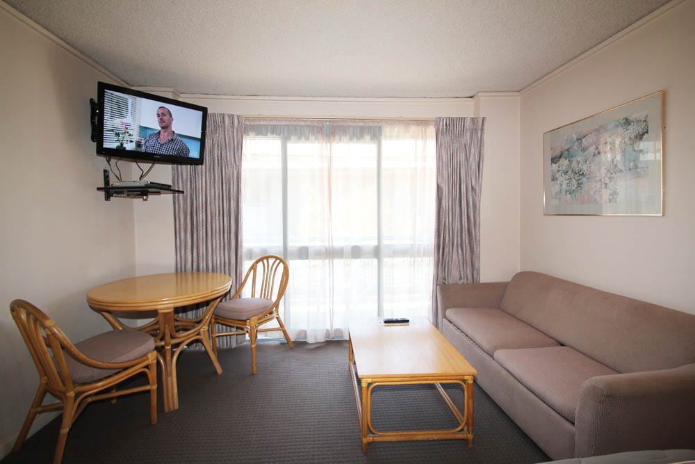 Business travelers accommodation Melbourne | Dining Space | Beaumaris Bay Motel