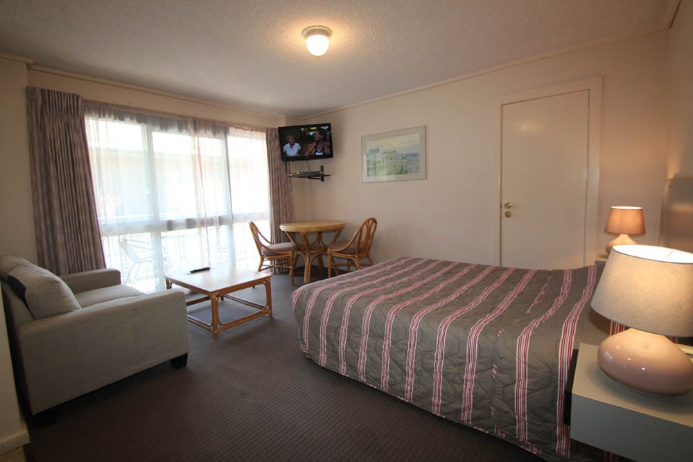 Queen Double Spa Room | Accommodation Beaumaris